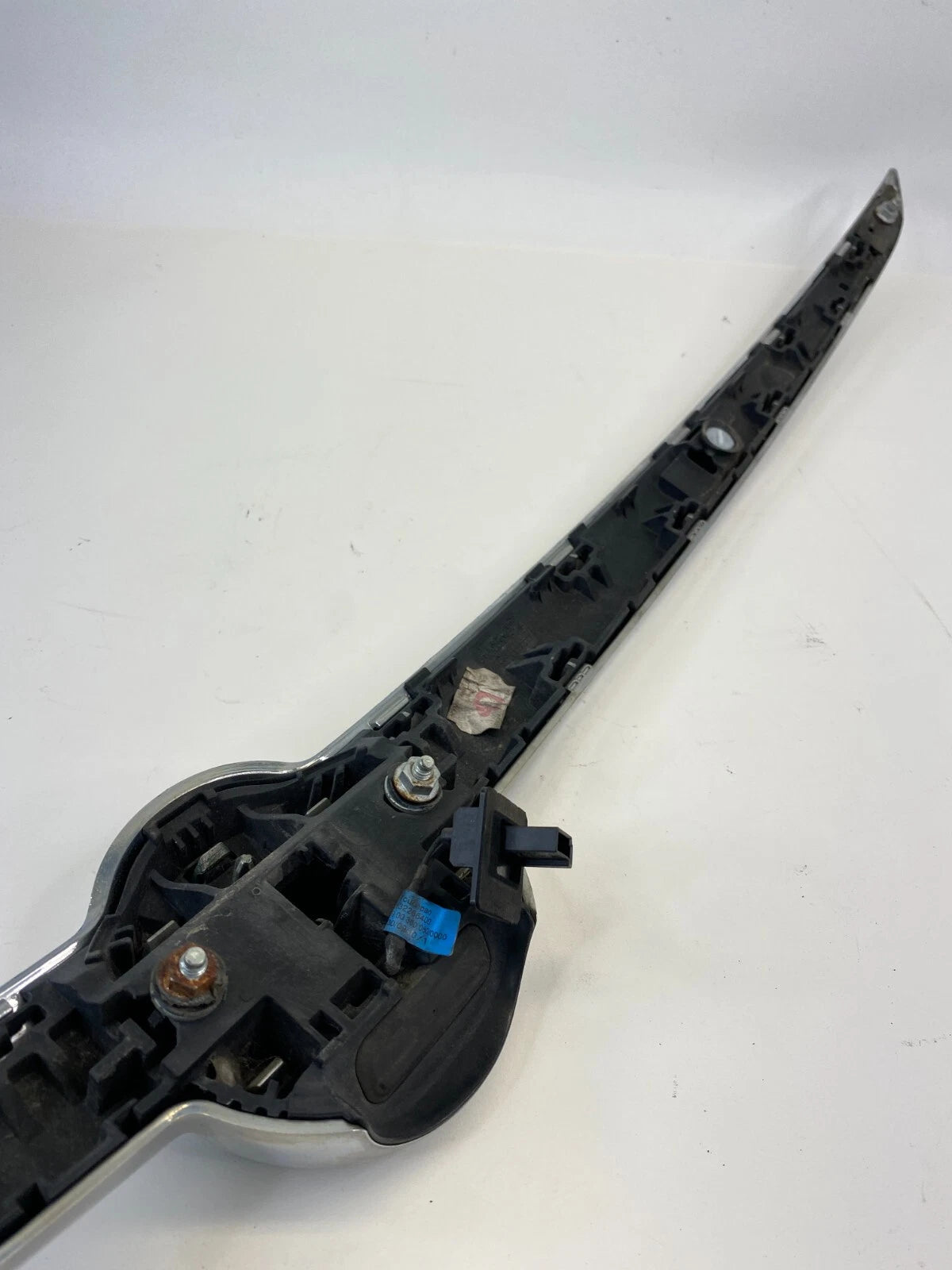 11-13 BUICK REGAL REAR TRUNK TAILGATE MOLDING TRIM GARNISH W/ EMBLEM 132266400