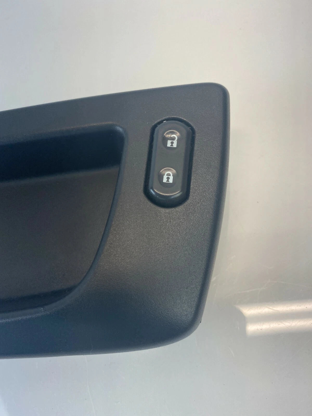 2003-2007 CADILLAC CTS FRONT LEFT DRIVER INNER DOOR HANDLE BEZEL W/ LOCK SWITCH