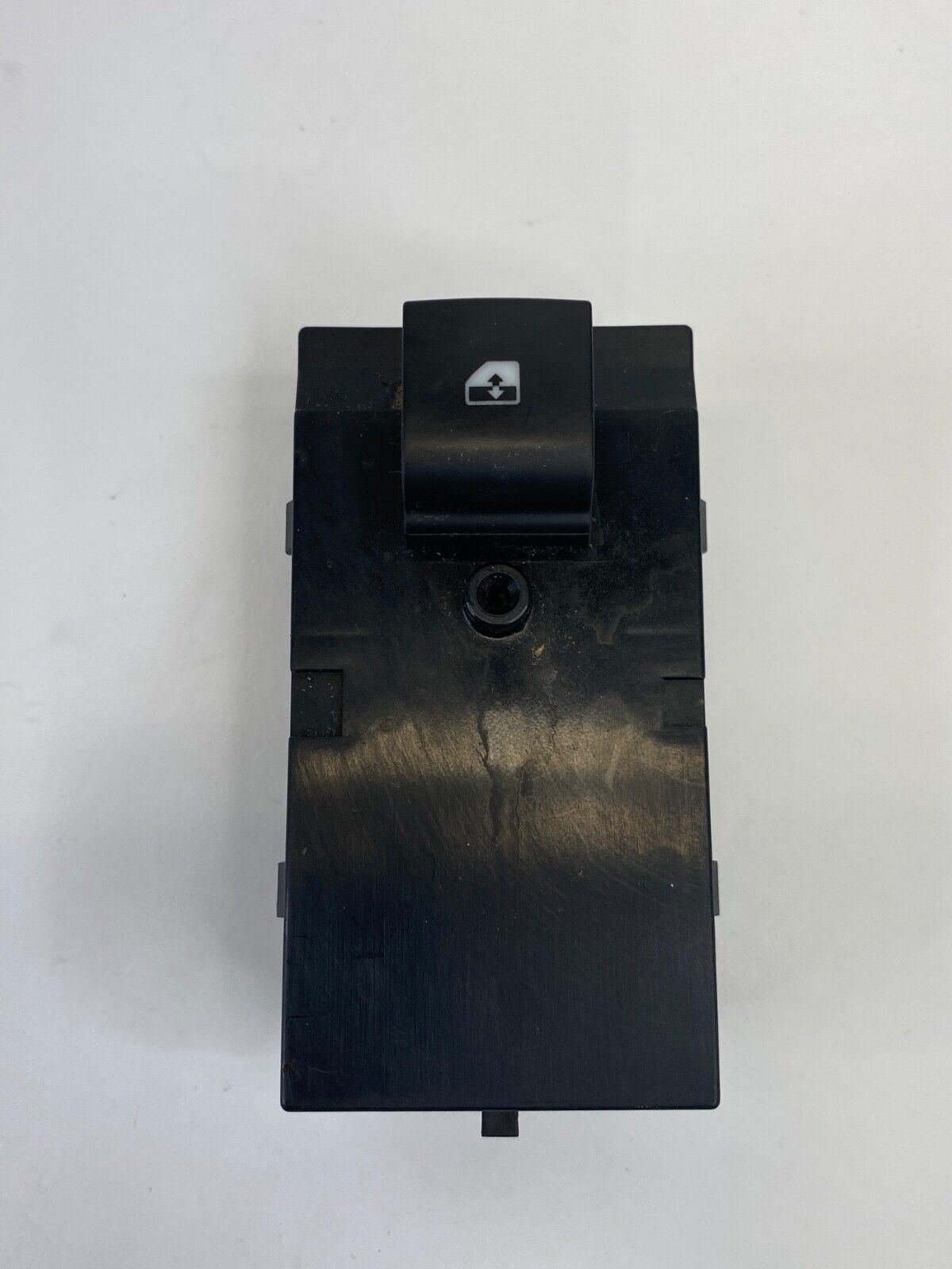 2013-2015 Chevrolet Malibu Front Right Side Door Power Window Switch 13305370