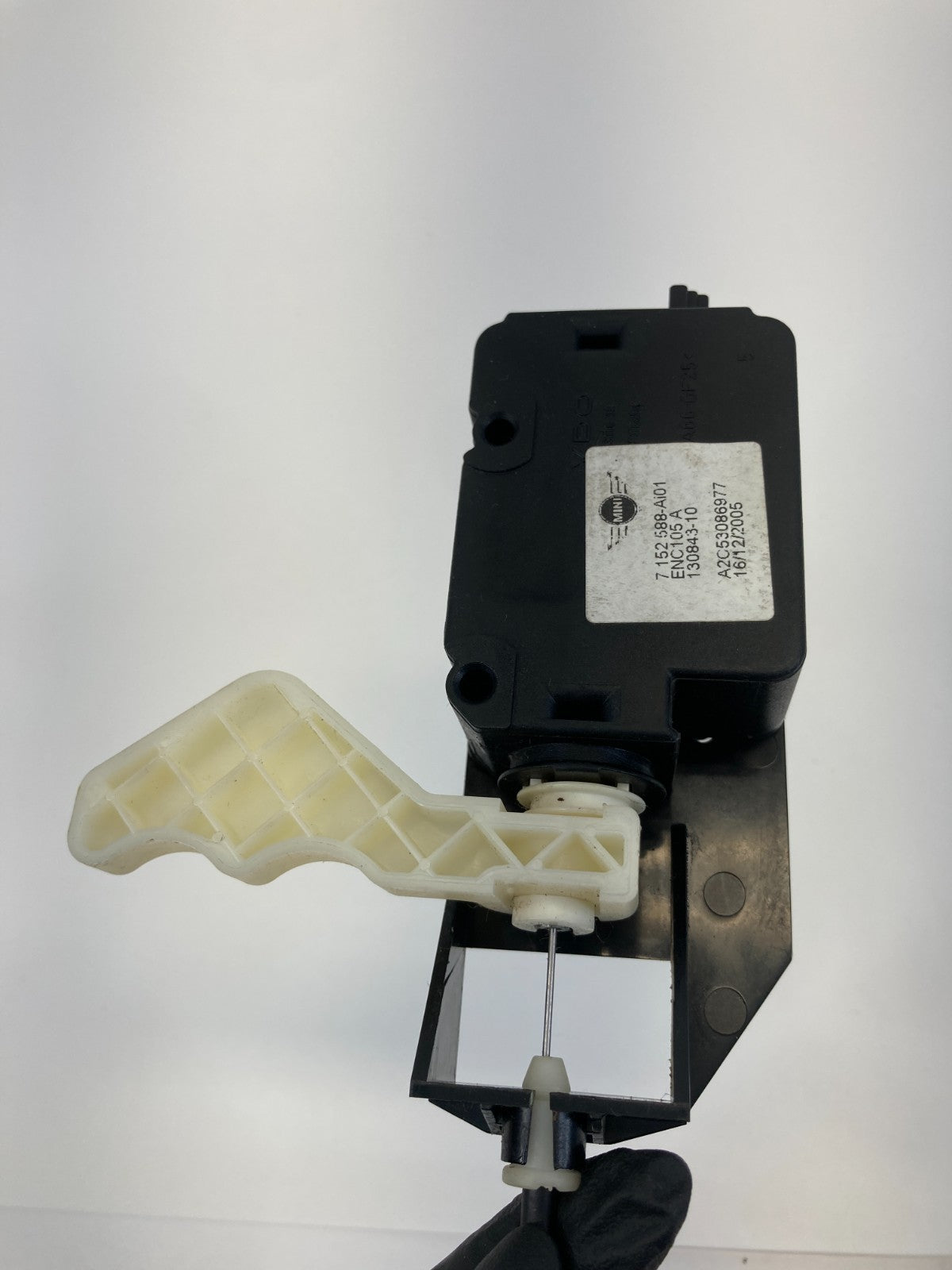 2004-2006 Mini Cooper Fuel Flap Release Locking Motor Actuator W/ Cable 7152588