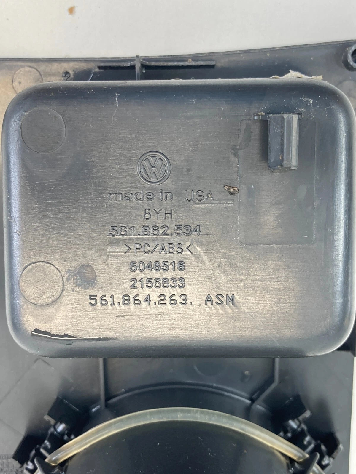 2012-2019 VW VOLKSWAGEN PASSAT CENTER CONSOLE CUP HOLDER TRAY BEZEL TRIM OEM