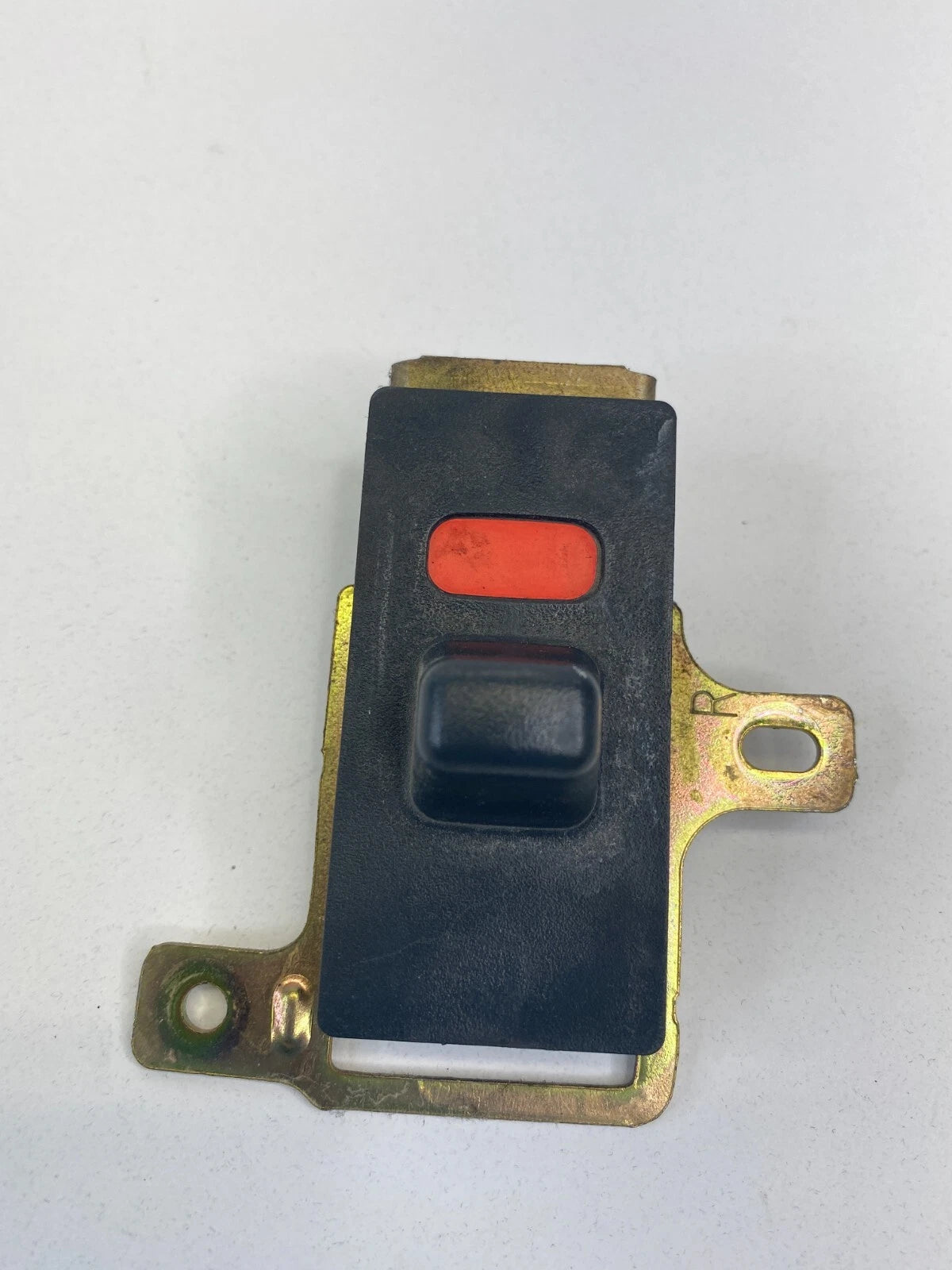 1999-2004 HONDA ODYSSEY REAR RIGHT PASSENGER DOOR LOCK BUTTON CONTROL SWITCH OEM