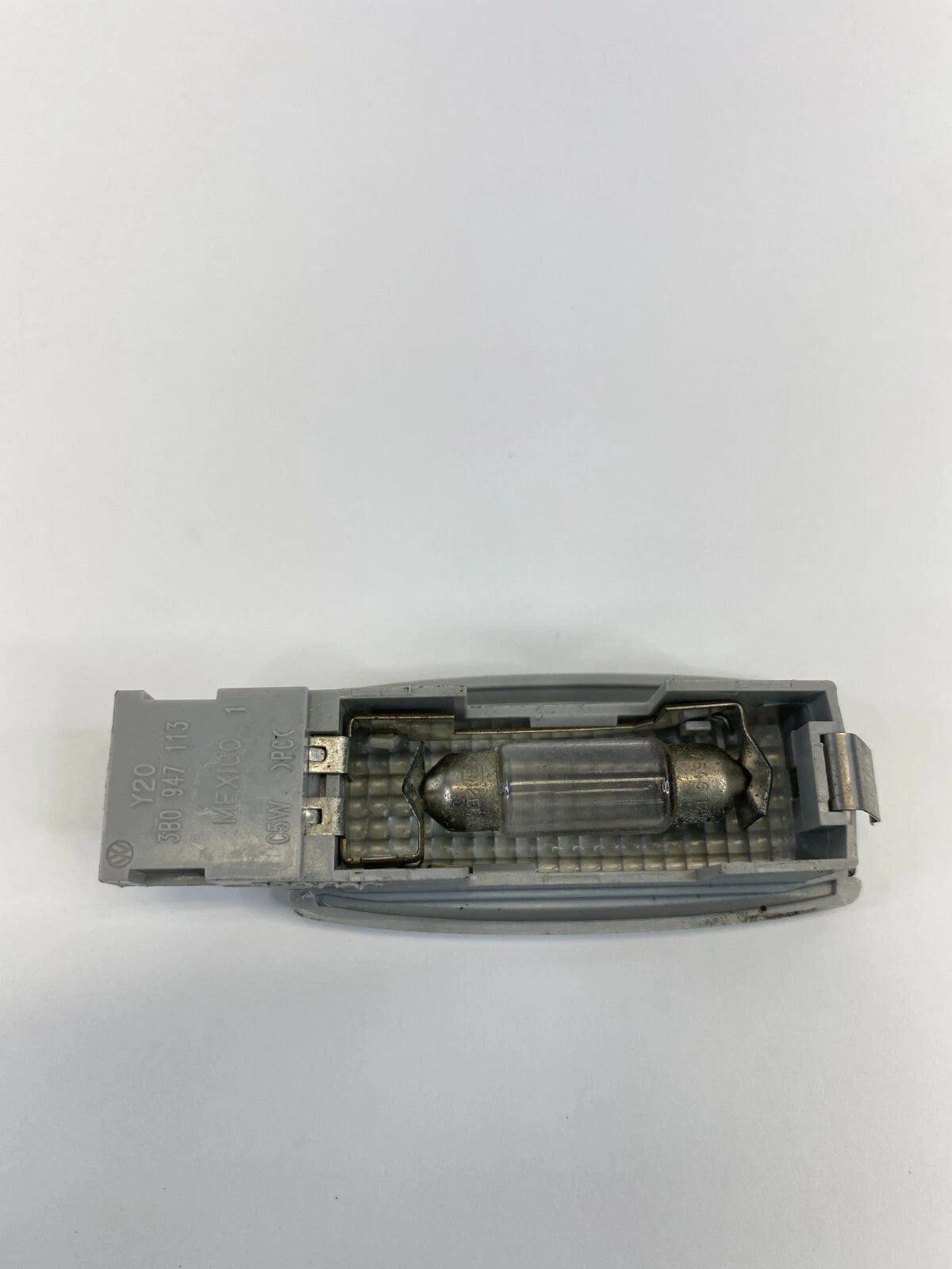 1998-2010 VOLKSWAGEN BEETLE FRONT SUNVISOR LAMP SUN VISOR VANITY LIGHT 3B0947113