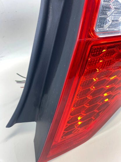 10-12 FORD FUSION SEDAN REAR RIGHT SIDE TAILLIGHT TAIL LAMP 9E53-13B504-A OEM