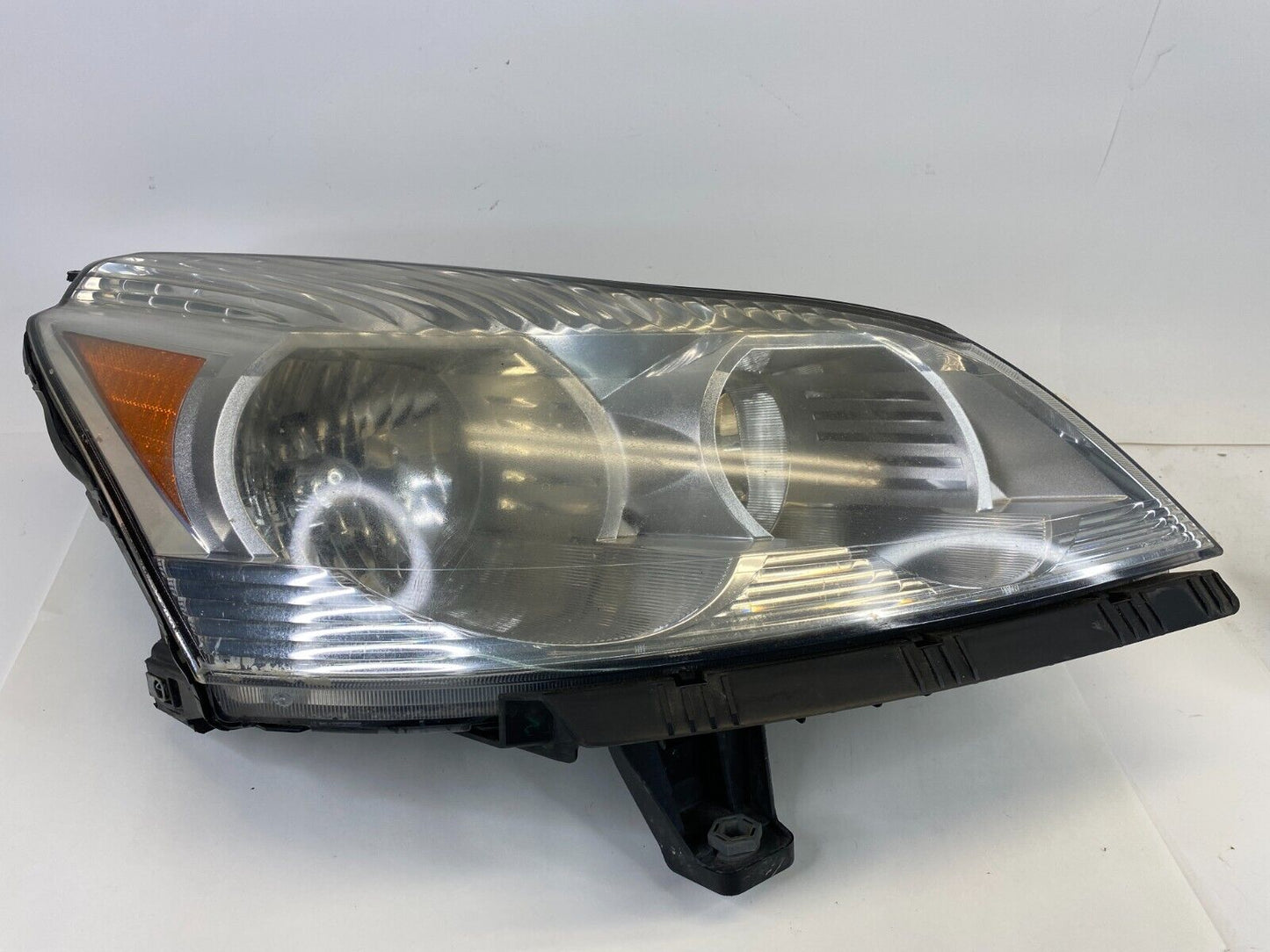 09 10 11 12 Chevrolet Traverse Right Passenger Side Headlight Headlamp 20840410