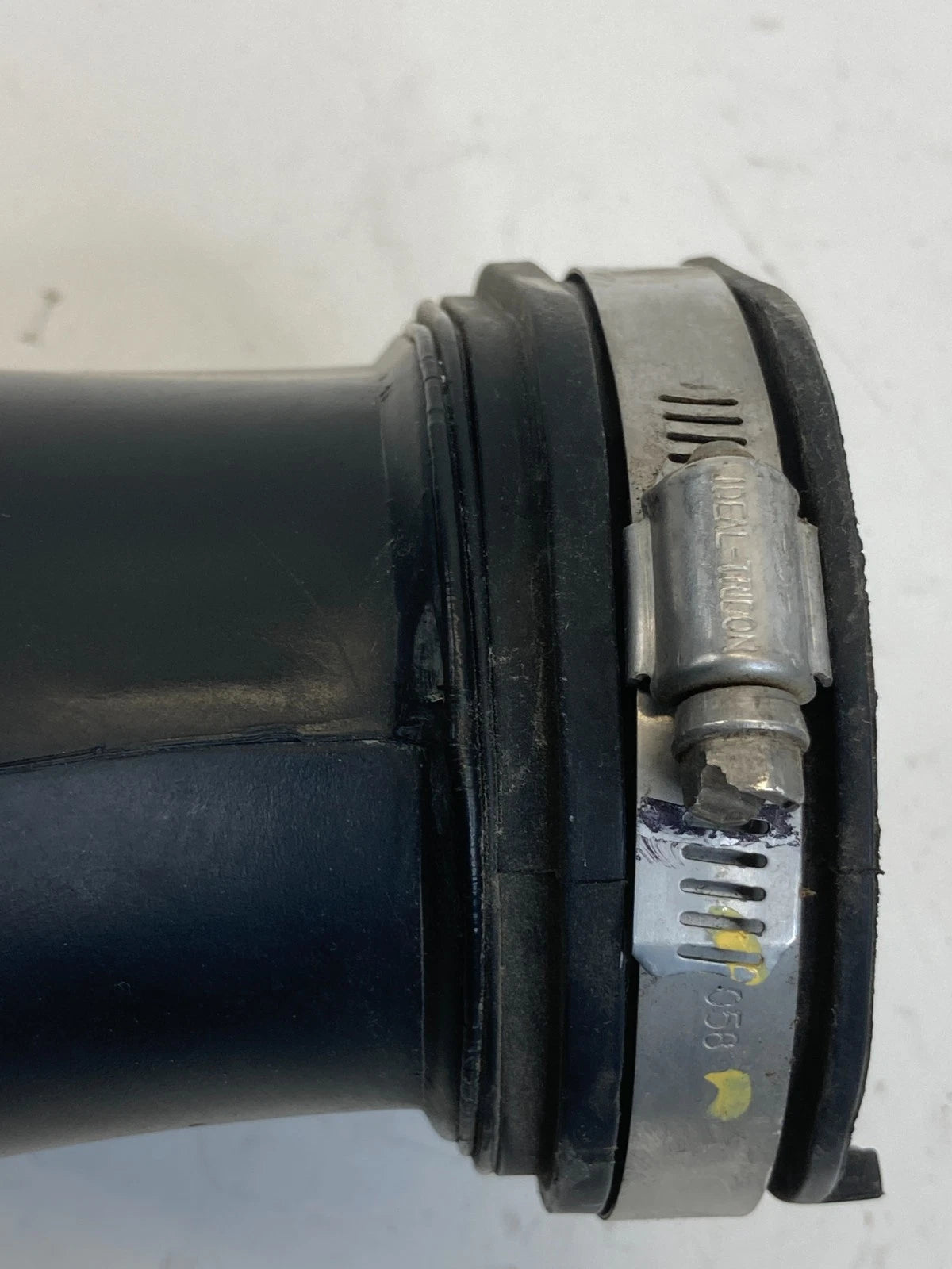 11-19 DODGE JOURNEY 3.6L AT ENGINE AIR CLEANER INTAKE TUBE HOSE 68045122AE OEM