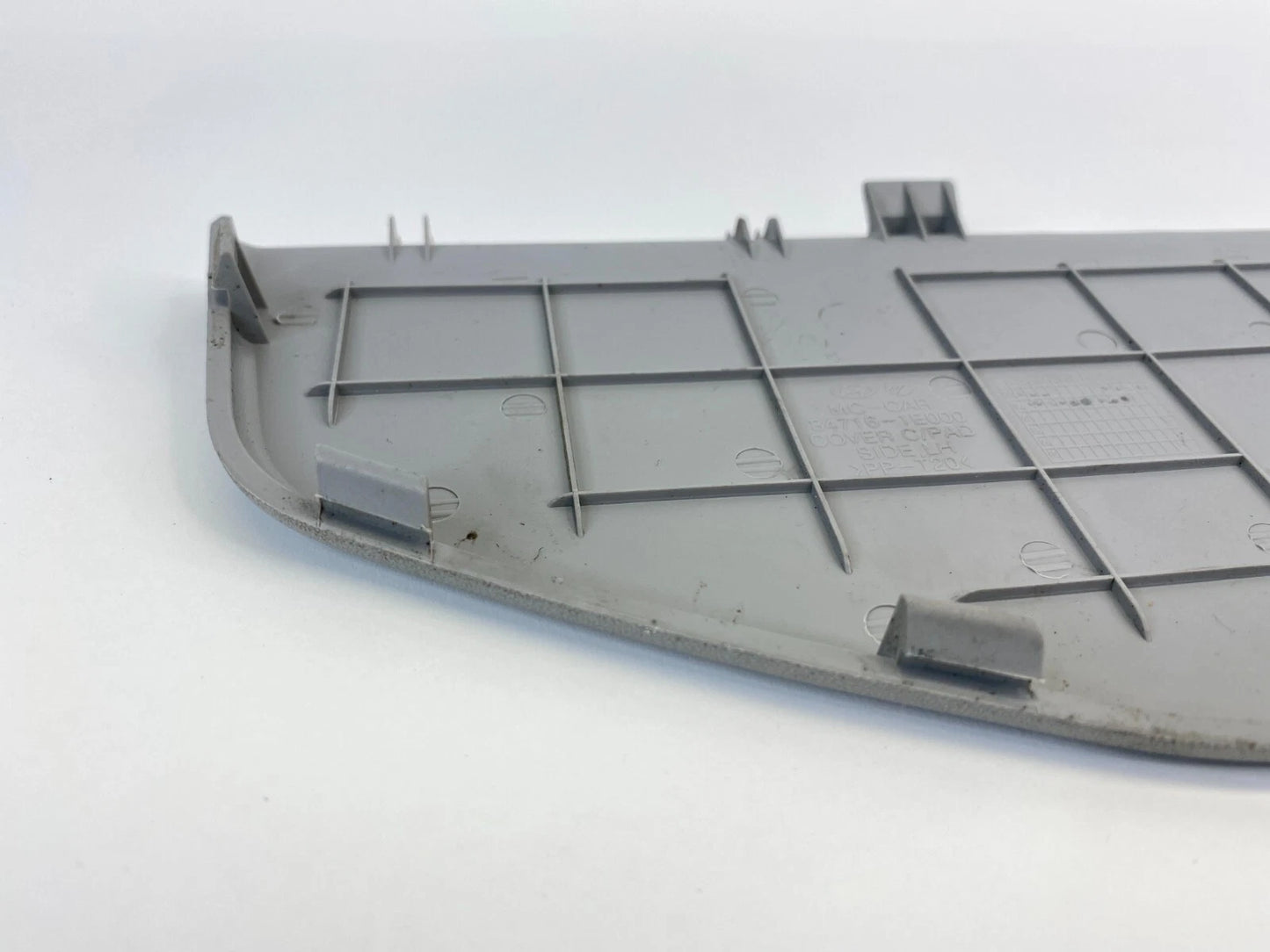 2006-2011 HYUNDAI ACCENT LEFT DRIVER SIDE DASH END CAP COVER TRIM 84716-1E000