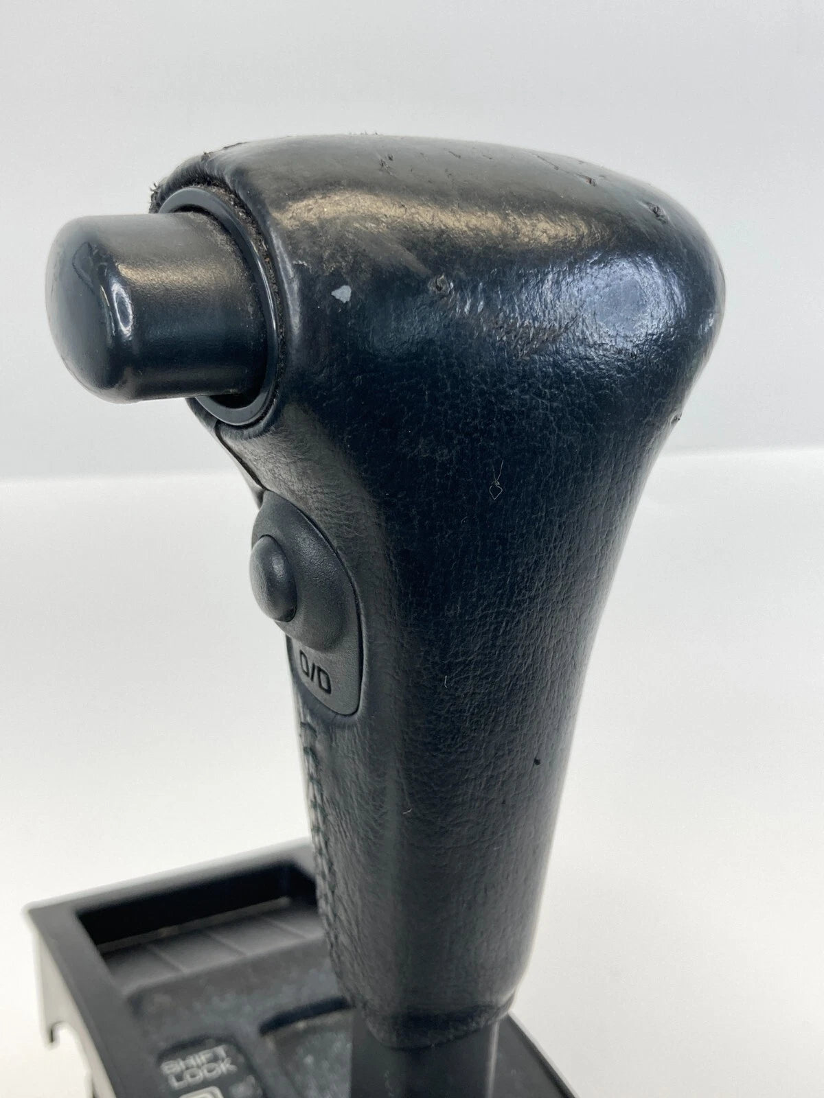 2001-2004 NISSAN PATHFINDER AUTOMATIC FLOOR GEAR SHIFT SHIFTER LEVER SELECTOR