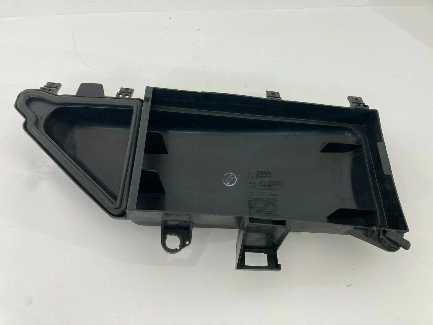 04 05 BMW 545I 04-07 525I 530I 550I RIGHT AIR MICRO FILTER COVER TRIM HOUSING