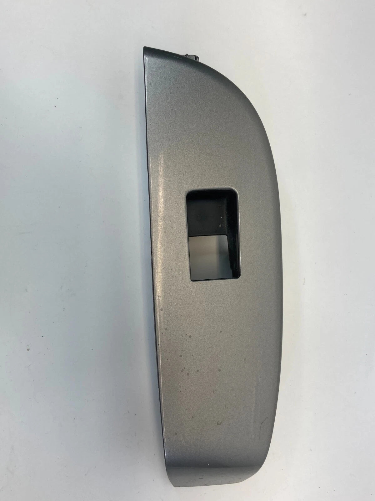 2013-2015 CHEVROLET MALIBU RR LH POWER WINDOW SWITCH BEZEL TRIM UNIT OEM 2082911