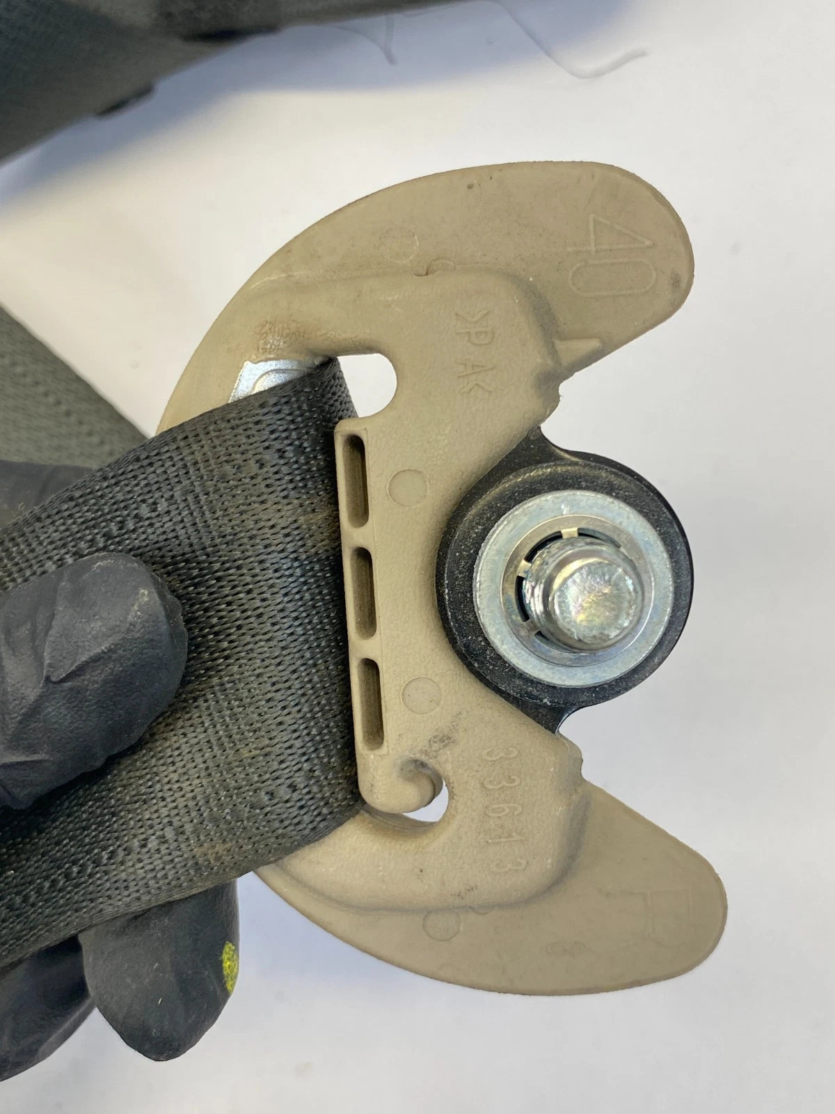 2012-2015 KIA OPTIMA FRONT RIGHT SEAT BELT RETRACTOR W/ PRETENSIONER ASSY OEM