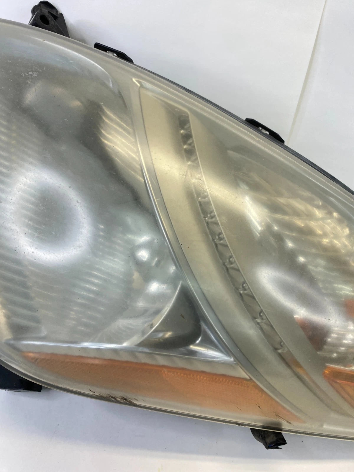 2006-2009 TOYOTA PRIUS LEFT DRIVER LH SIDE HEADLIGHT HALOGEN HEADLAMP OEM