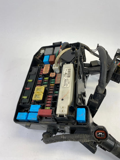 2011-2015 TOYOTA PRIUS ENGINE INTEGRATION RELAY FUSE BOX BLOCK OEM 82641-47090