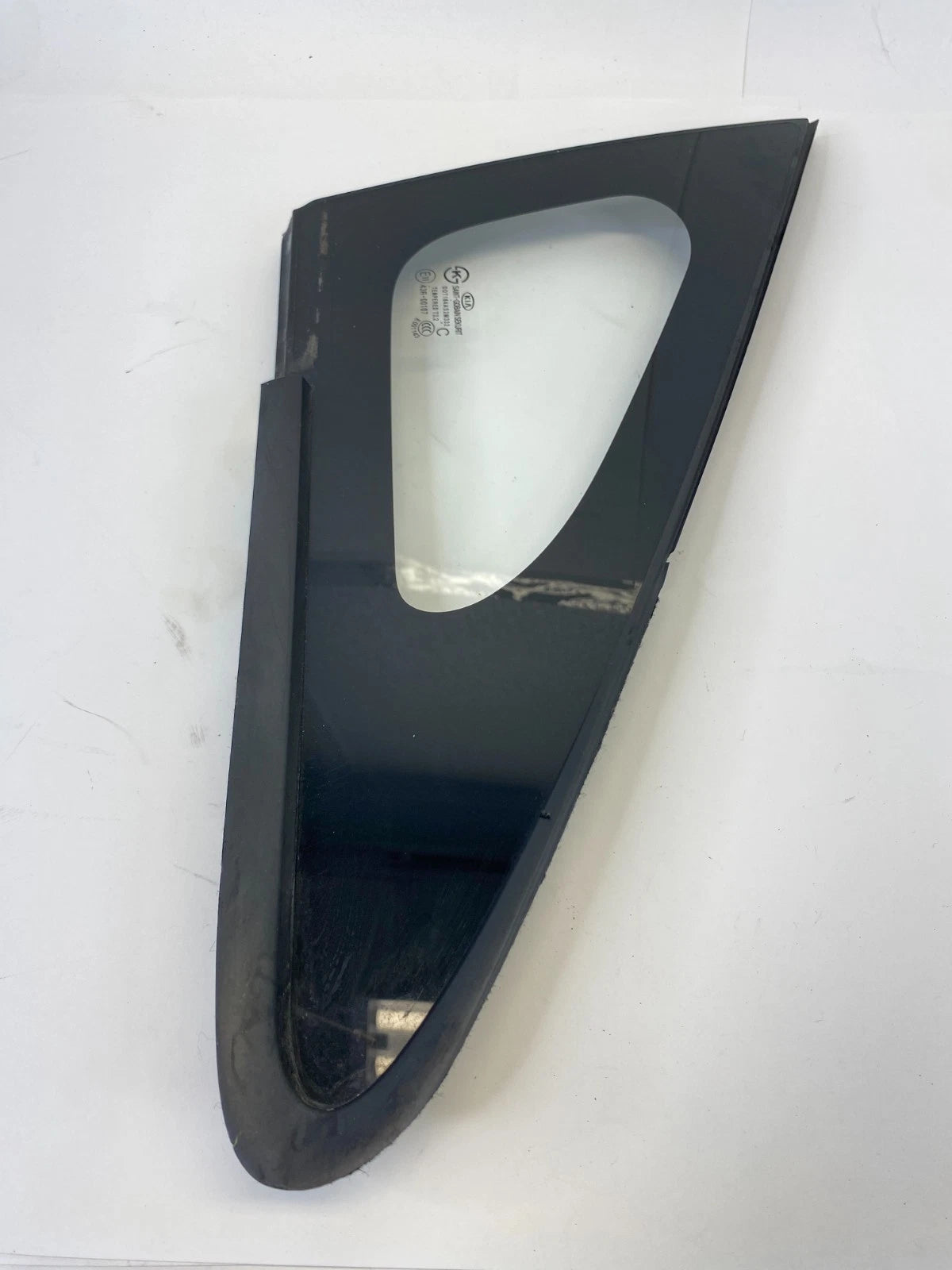 12-17 KIA RIO RIGHT FRONT WINDSHIELD PILLAR VENT GLASS WINDOW PASSENGER RH OEM