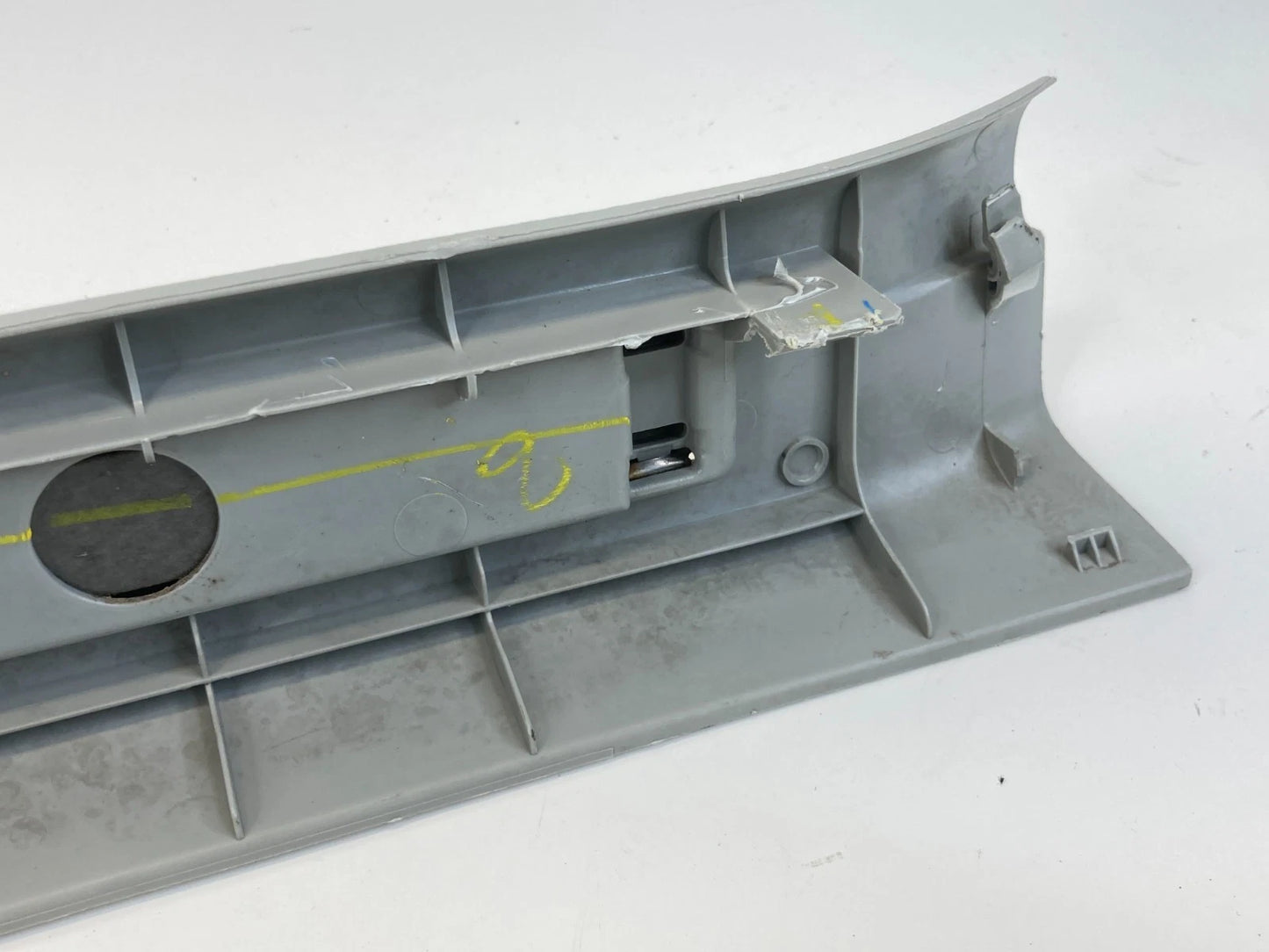 2007-2009 LEXUS RX350 REAR RIGHT DOOR SCUFF PLATE SILL STEP TRIM 67930-0E010 OEM