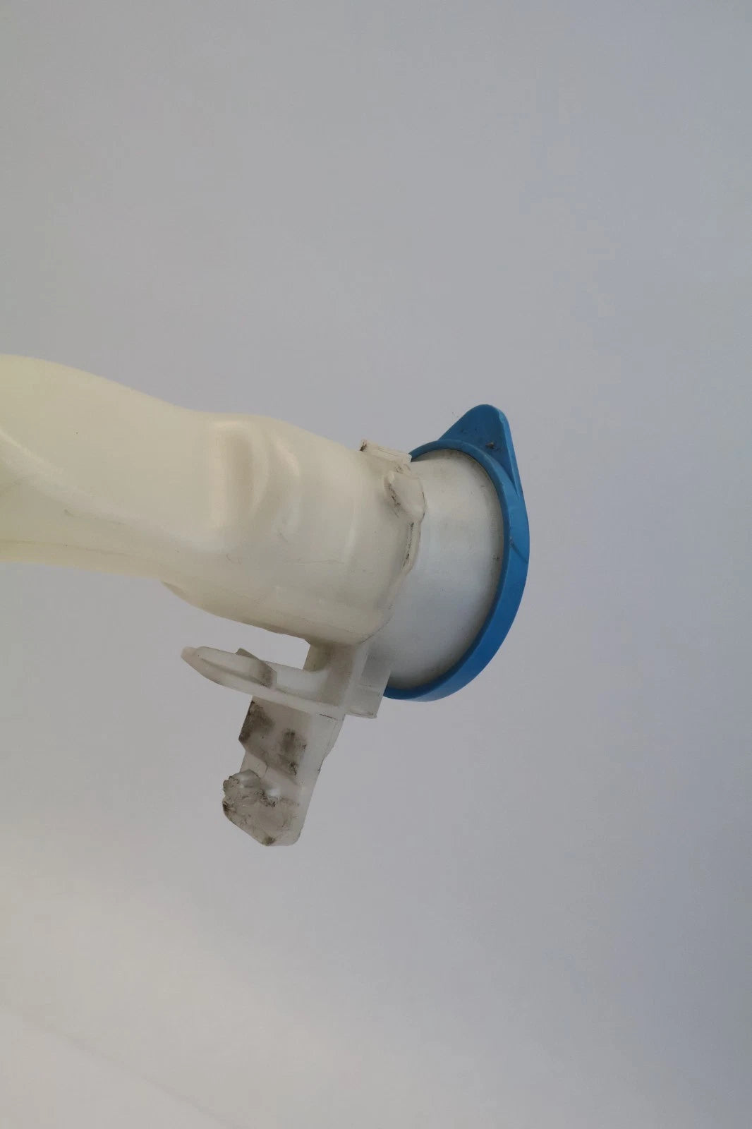 2010-2013 SUZUKI KIZASHI WINDSHIELD WASHER RESERVOIR FILLER NECK W/ CAP OEM