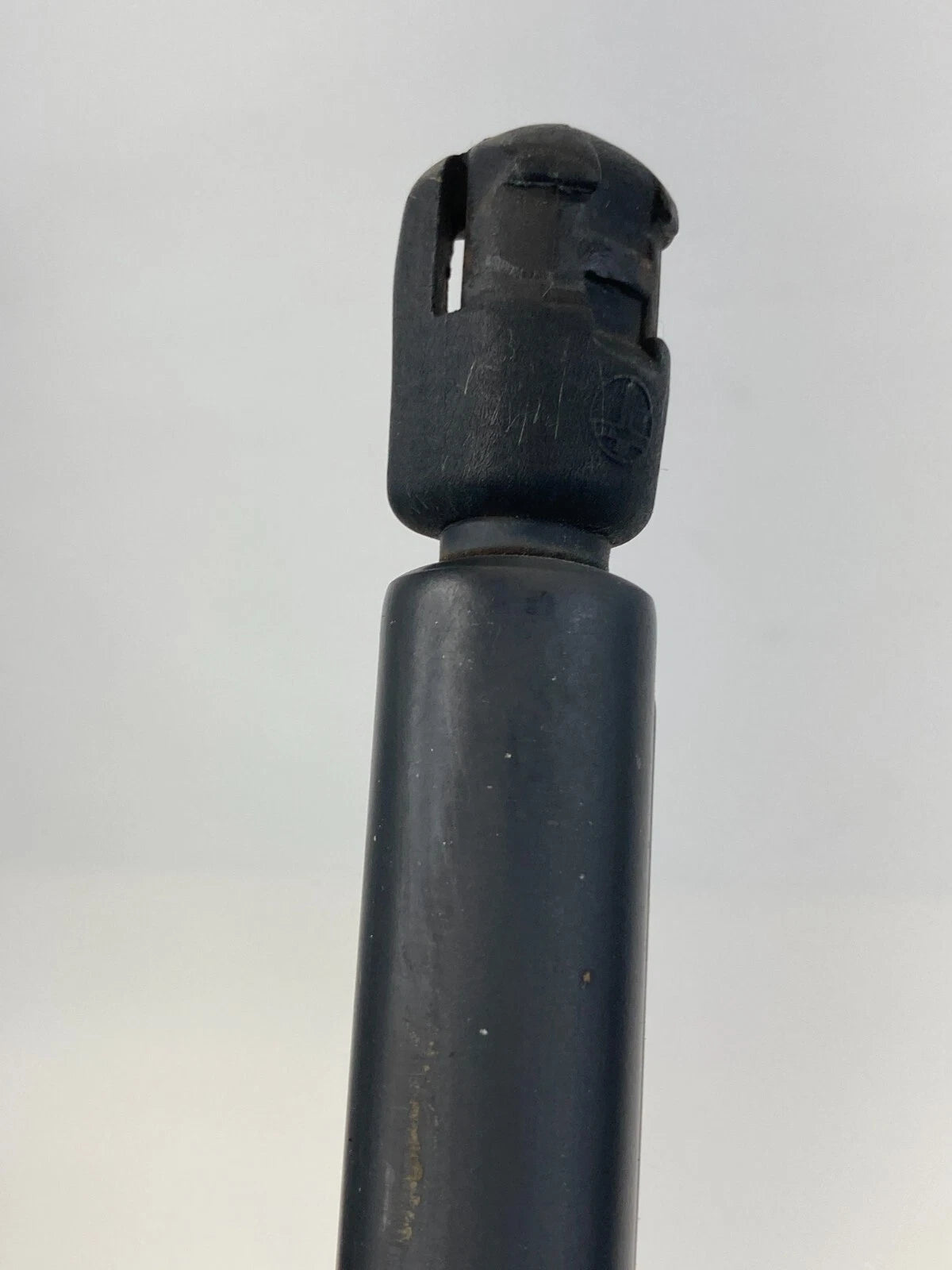 1998-2008 VOLKSWAGEN BEETLE TRUNK LIFT SUPPORT STRUT SHOCK ARM PAIR SET