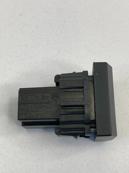 2008-2011 MERCURY MARINER DASH TRACTION SWITCH BUTTON CONTROL 9L8T-14B493-AAW