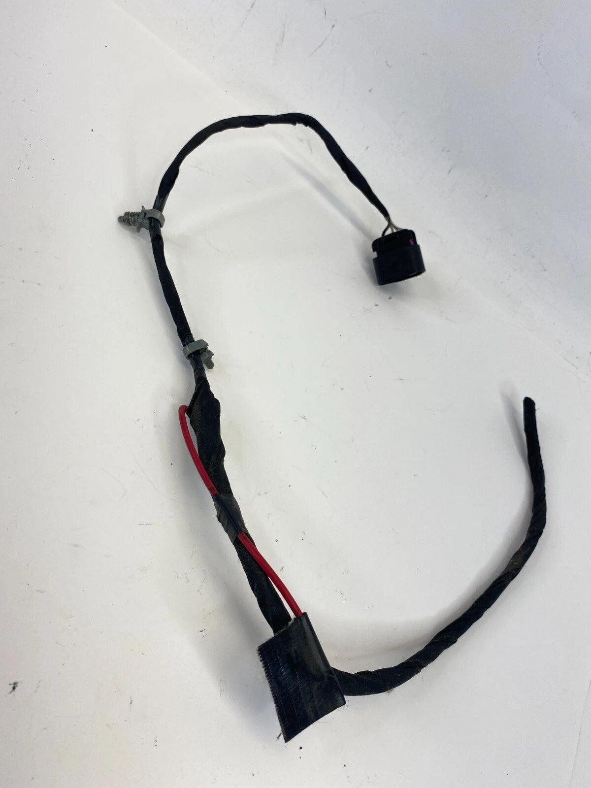 13-16 DODGE DART SEDAN REAR LEFT TAIL LIGHT TAILLIGHT LIGHT STOP CONNECTOR OEM