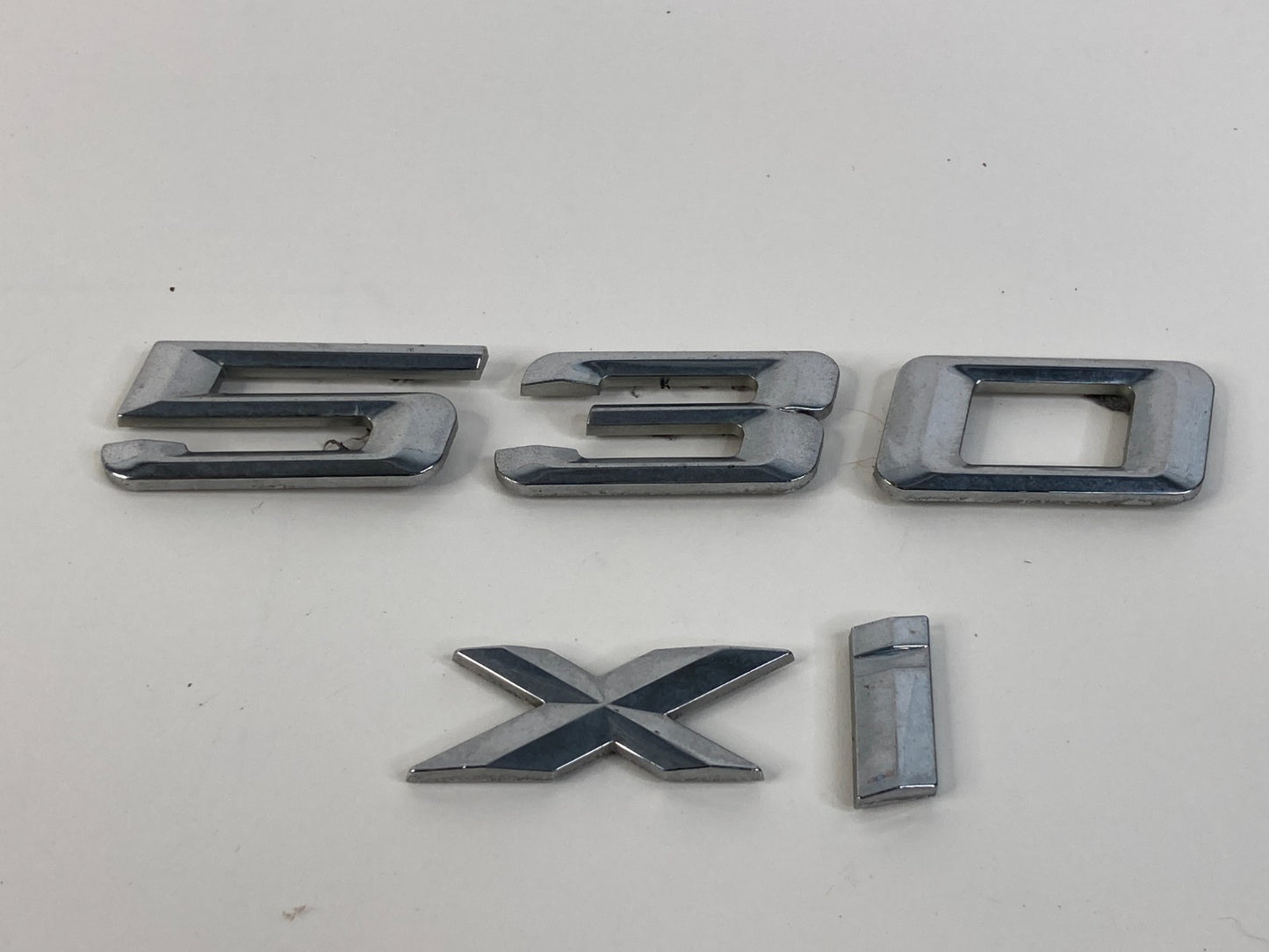 2006 2007 06 07 BMW 530xi Rear Emblem Trunk Logo Badge Symbol OEM