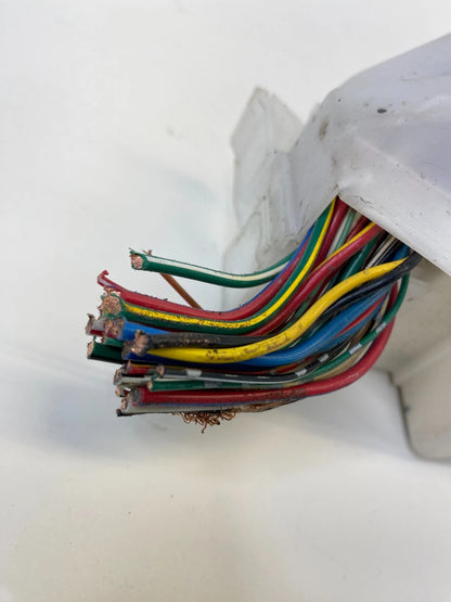 2004-2010 TOYOTA SIENNA FUSE BOX JUNCTION BLOCK RELAY MODULE W/PLUGS OEM