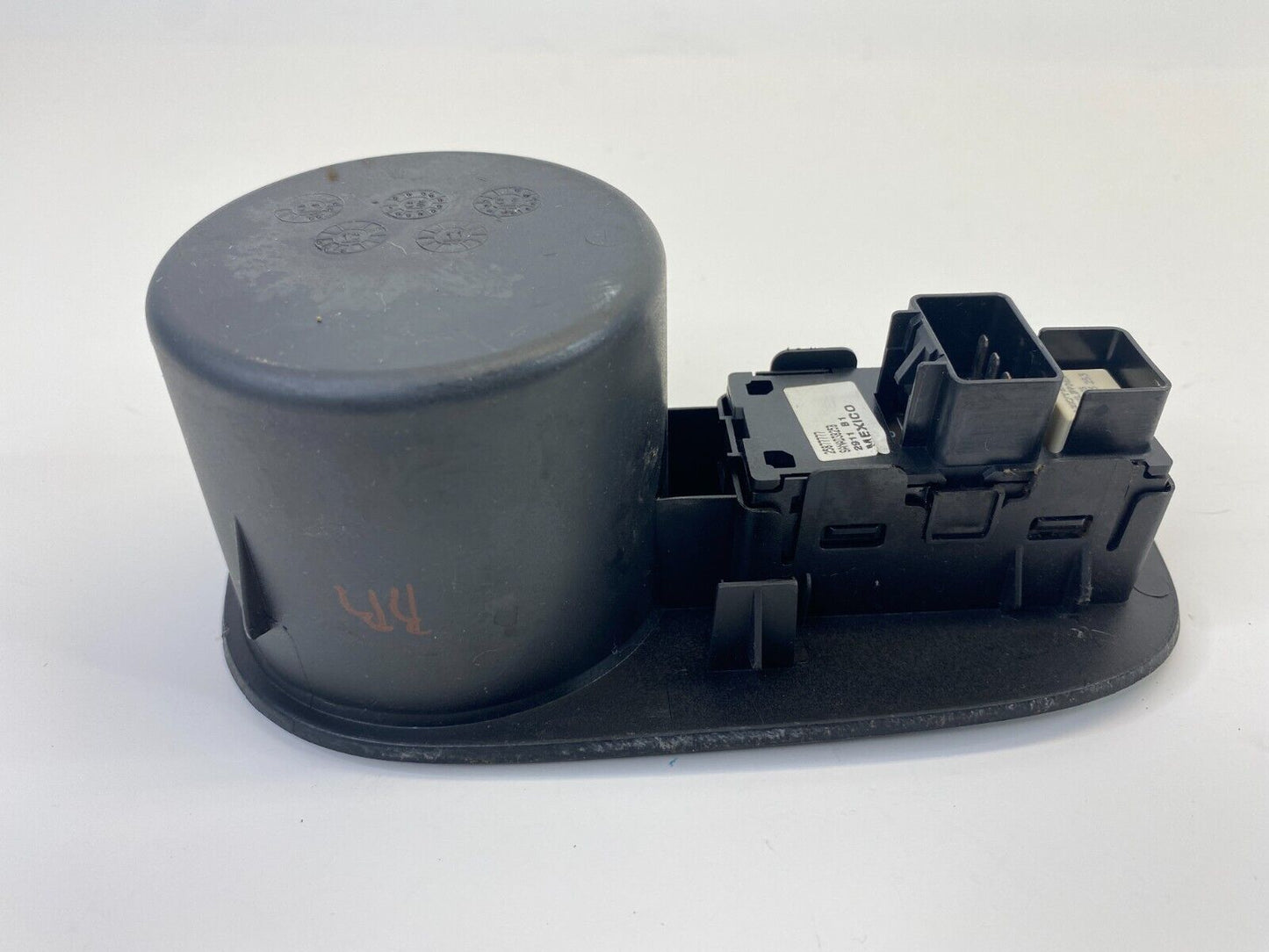 2009-2012 Chevy Traverse Rear Right Side Door Power Window Switch w /Bezel Trim