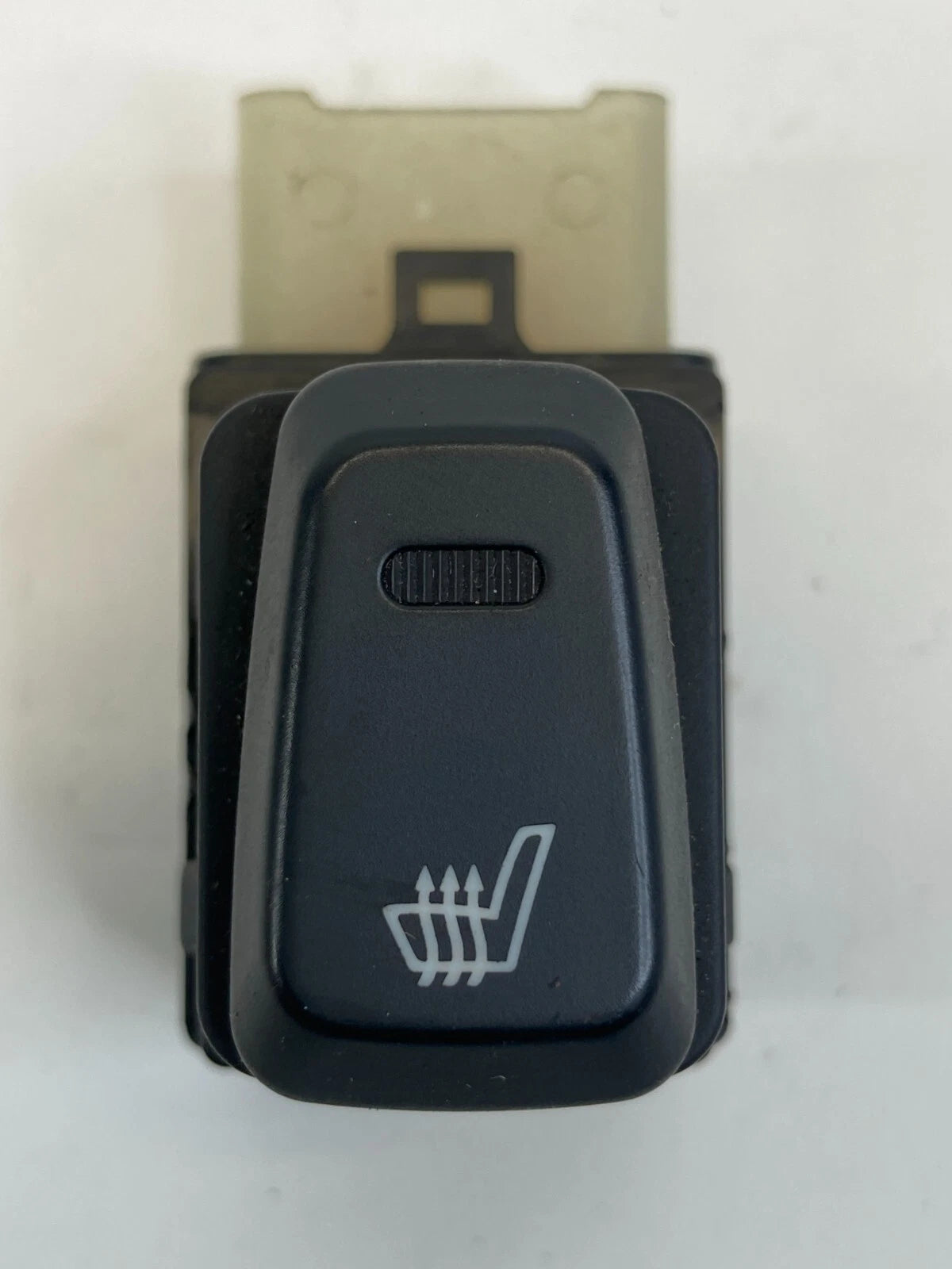 2011-2014 HYUNDAI SONATA REAR RIGHT PANEL SEAT HEATER BUTTON SWITCH 202009715