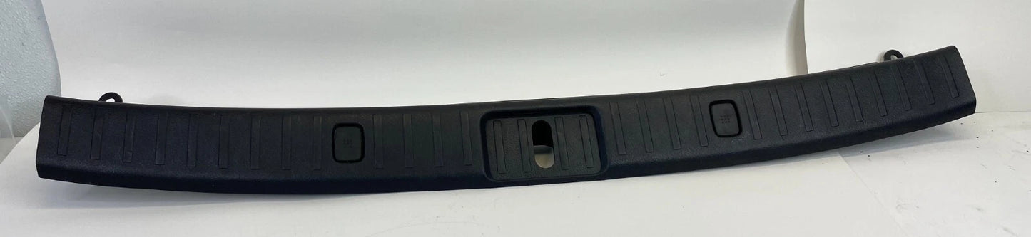 04-06 LEXUS RX330 REAR TRUNK SILL SCUFF TRIM INTERIOR FINISH PLATE 58387-0E010