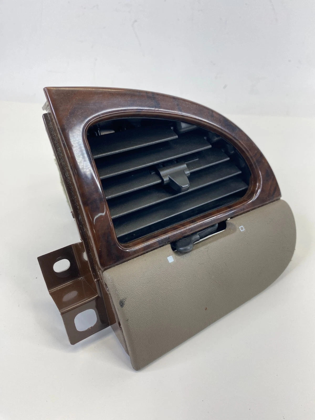 98-02 LINCOLN TOWN CAR DASH RIGHT AC AIR VENT DUCT GRILLE BEZEL XW1H19893AAW OEM