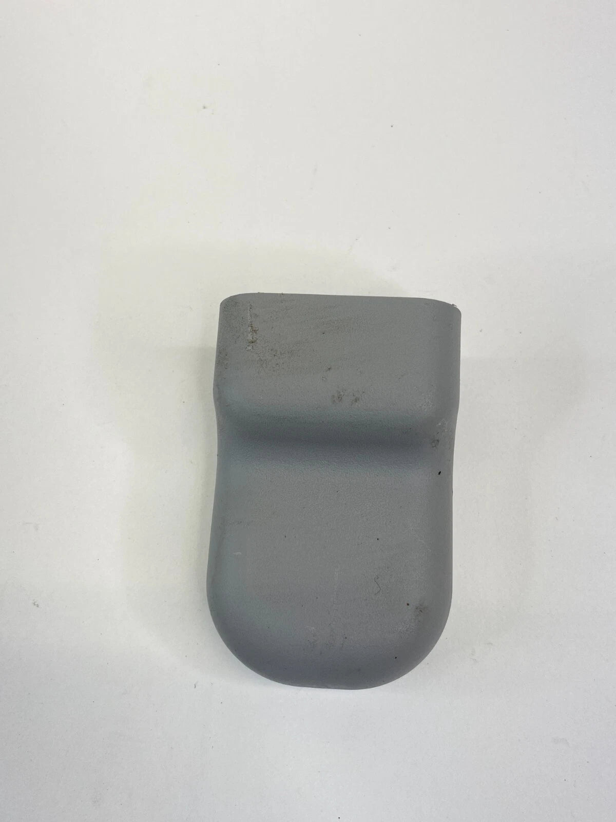 2006-2008 HYUNDAI SONATA SEDAN LEFT INNER SIDE FRONT LEFT SEAT TRACK COVER TRIM