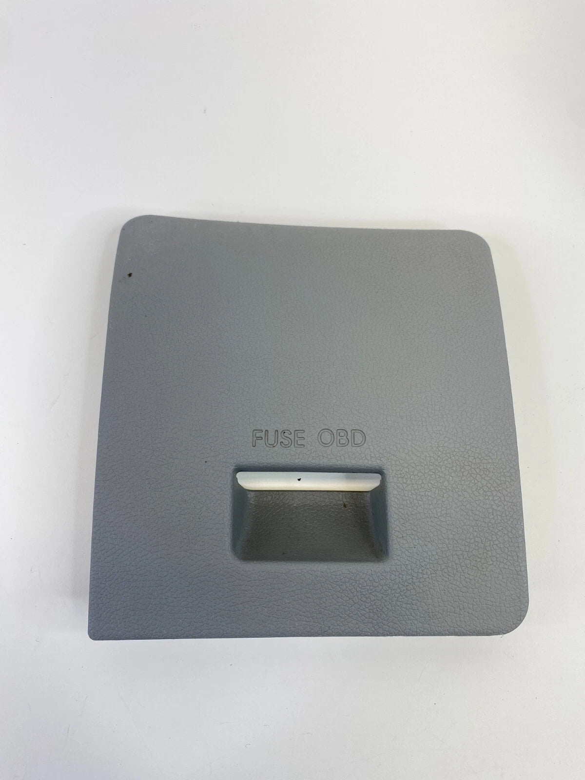 2012-2014 HYUNDAI ACCENT INTERIOR DASH FUSE BOX ACCESS COVER LID CAP 84755-1R000