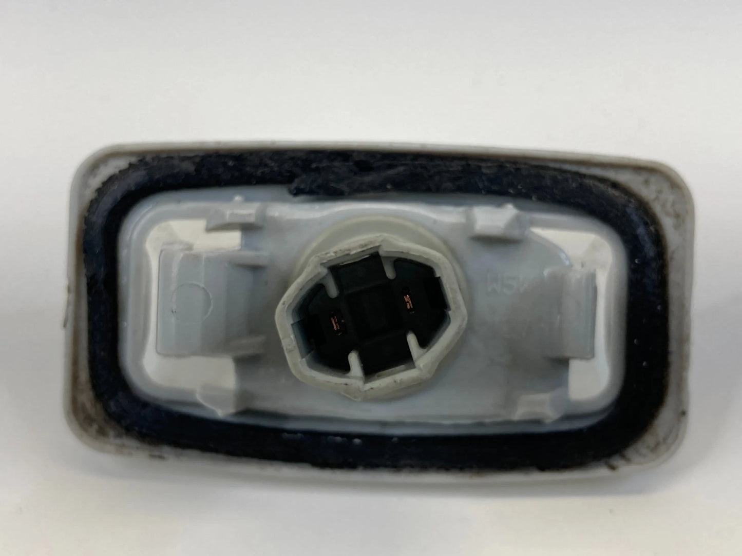 2003-2008 TOYOTA COROLLA 00-04 AVALON REAR TRUNK LICENSE PLATE LIGHT LAMP OEM