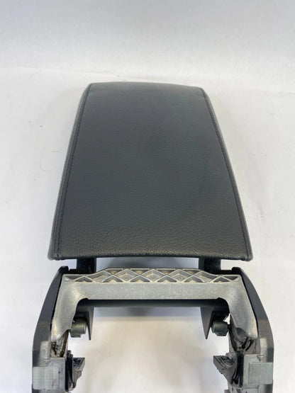 2013-2016 VOLKSWAGEN JETTA CENTER CONSOLE ARMREST ARM REST LID 5C6-864-207 OEM