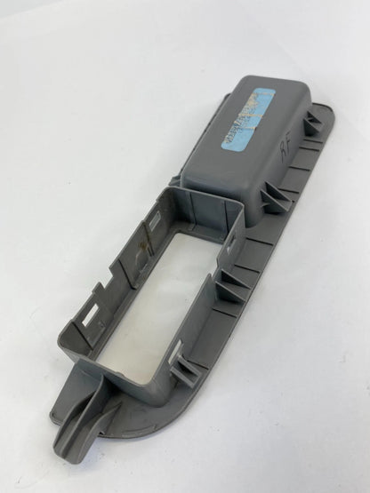 2006 2007 CHRYSLER 300 FRONT RIGHT DOOR WINDOW SWITCH BEZEL COVER TRIM 1053092