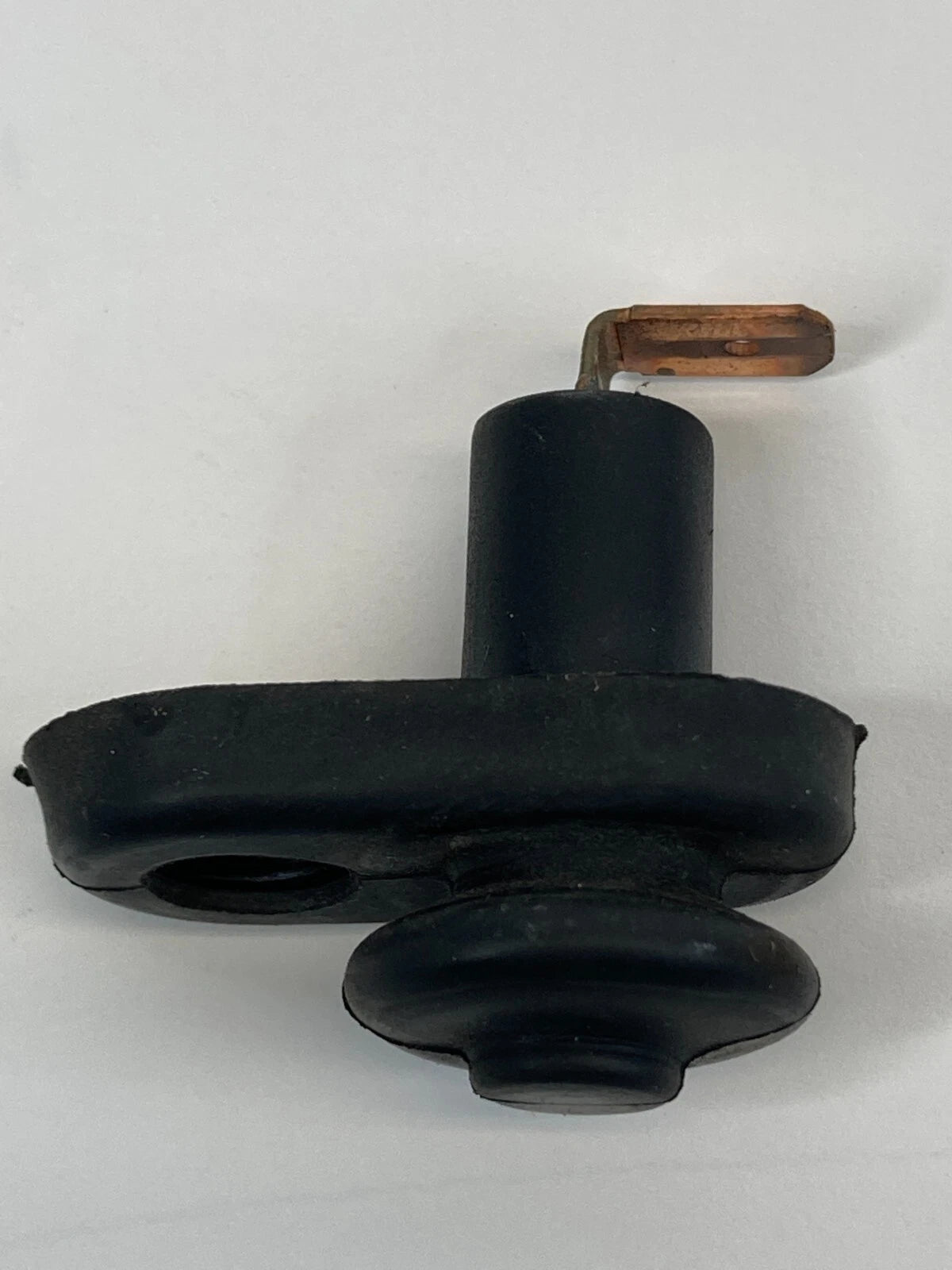 2004-2011 CHEVROLET AVEO FRONT RIGHT DOOR COURTESY LIGHT AJAR JAMB SENSOR SWITCH