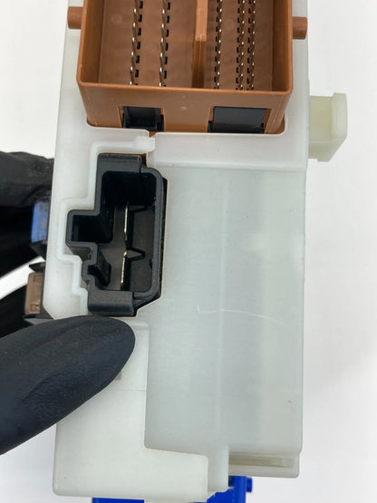 2008-2012 LAND ROVER LR2 INTERIOR CABIN FUSE RELAY JUNCTION BOX 6G9T-14D572 OEM