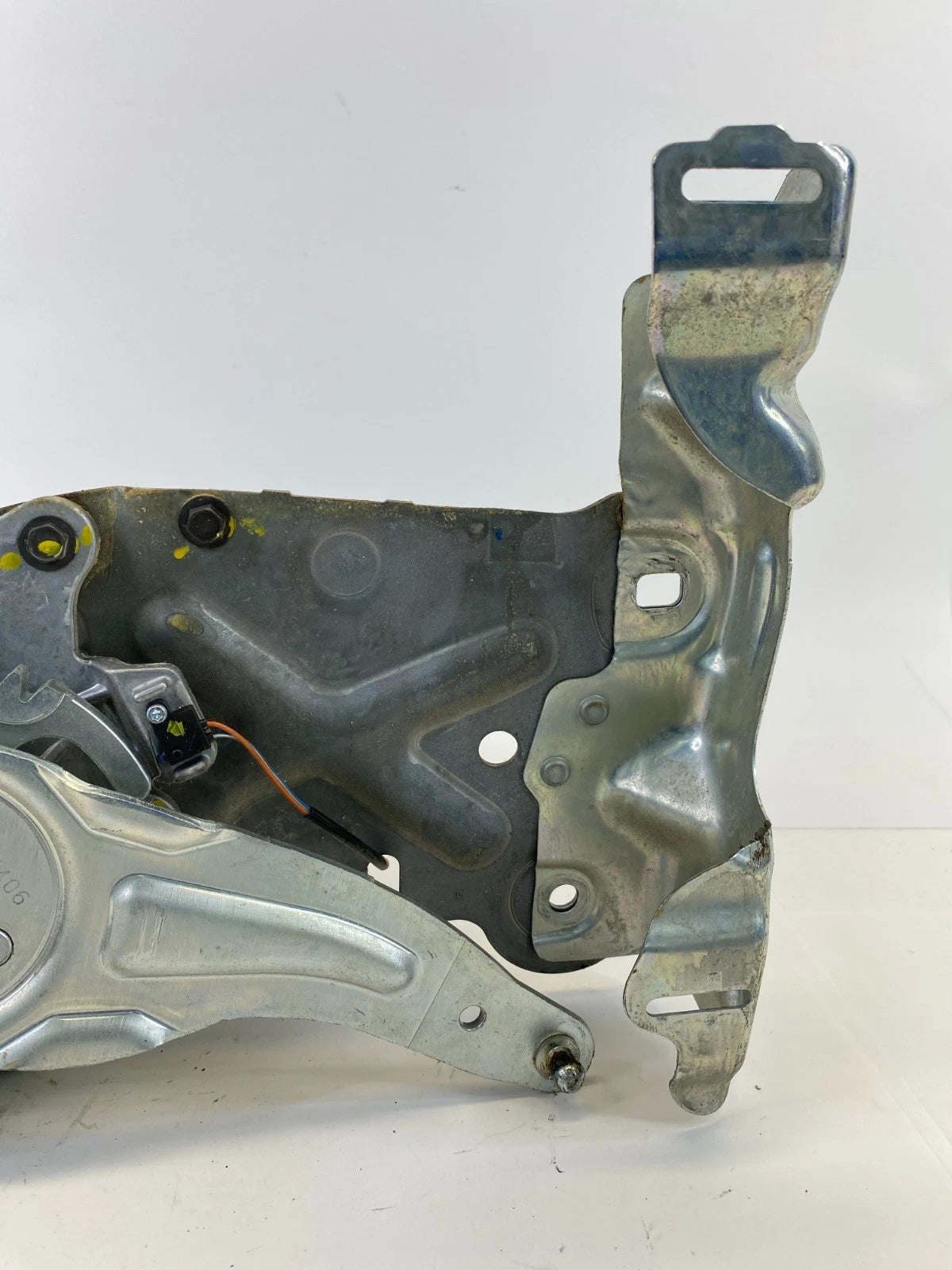 2007 2008 2009 GMC YUKON REAR TRUNK LIFTGATE POWER MOTOR ACTUATOR W/ MODULE OEM