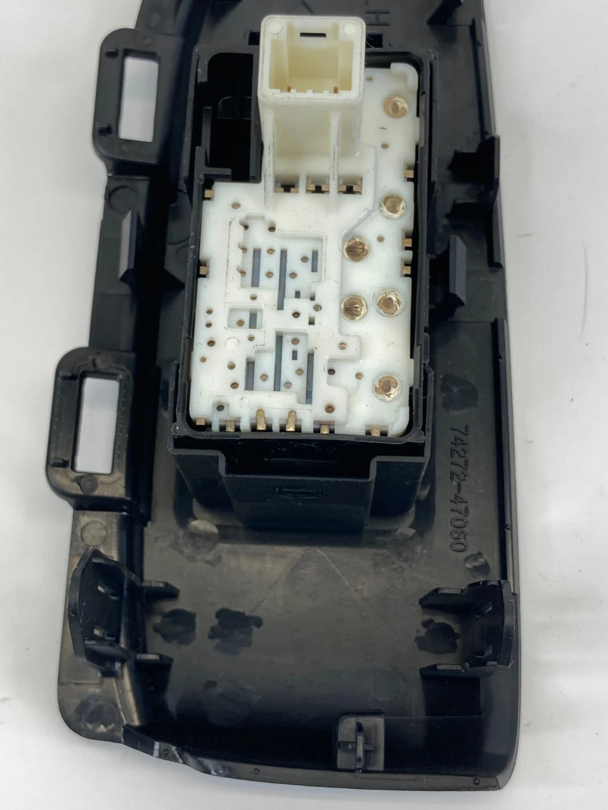 2010-2015 TOYOTA PRIUS REAR LEFT DOOR WINDOW SWITCH W/TRIM BEZEL 74272-47060 OEM