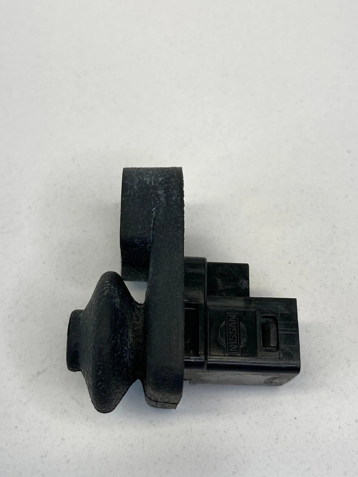 08-11 NISSAN ROGUE 07-12 VERSA REAR RIGHT DOOR COURTESY LIGHT AJAR JAMB SWITCH