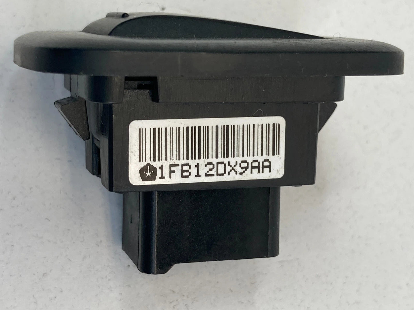 08-10 CHRYSLER TOWN & COUNTRY FRONT RIGHT SEAT HEATED CONTROL SWITCH 1FB12DX9AA