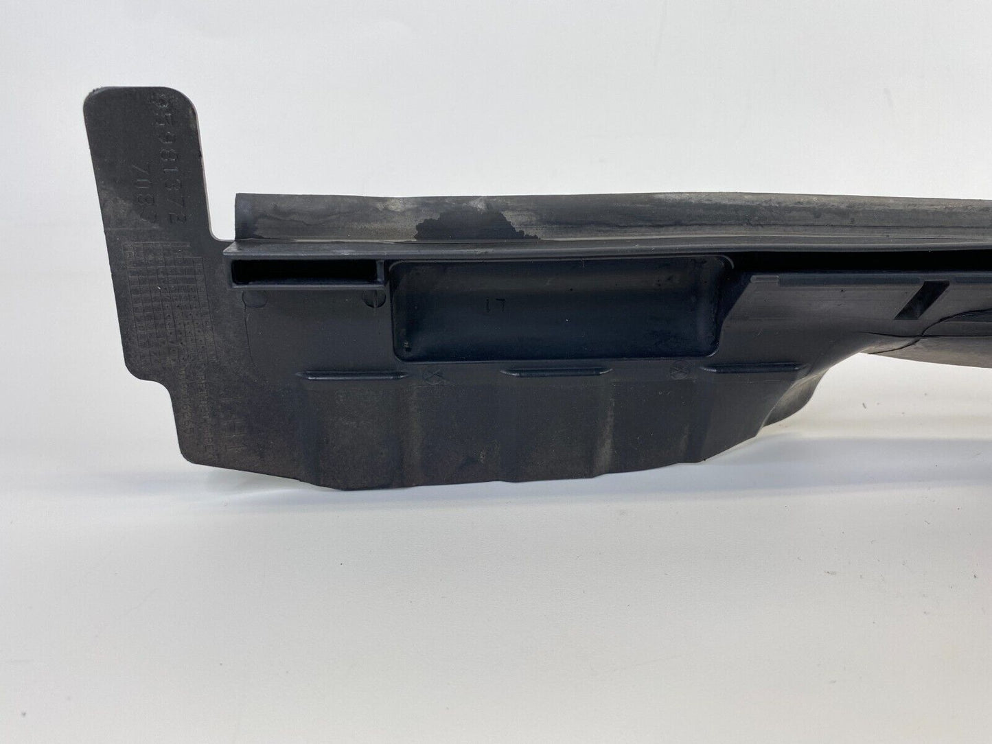 2011-2016 Chevrolet Cruze Left Side Radiator Splash Guard Support Seal 95981372