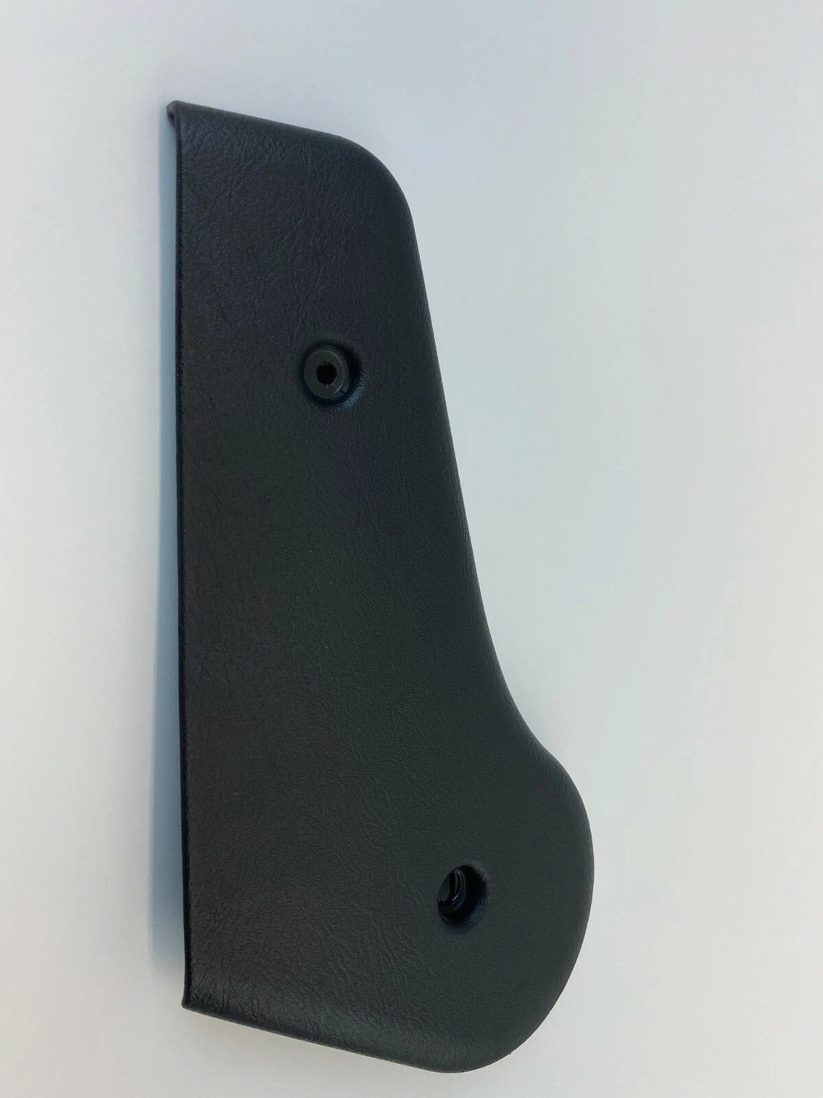 04-06 KIA AMANTI SEDAN FRONT RIGHT SEAT LOWER SIDE COVER TRIM PANEL 88177-3F000