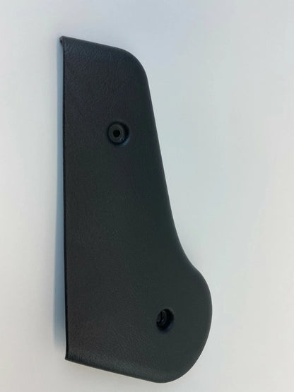 04-06 KIA AMANTI SEDAN FRONT RIGHT SEAT LOWER SIDE COVER TRIM PANEL 88177-3F000
