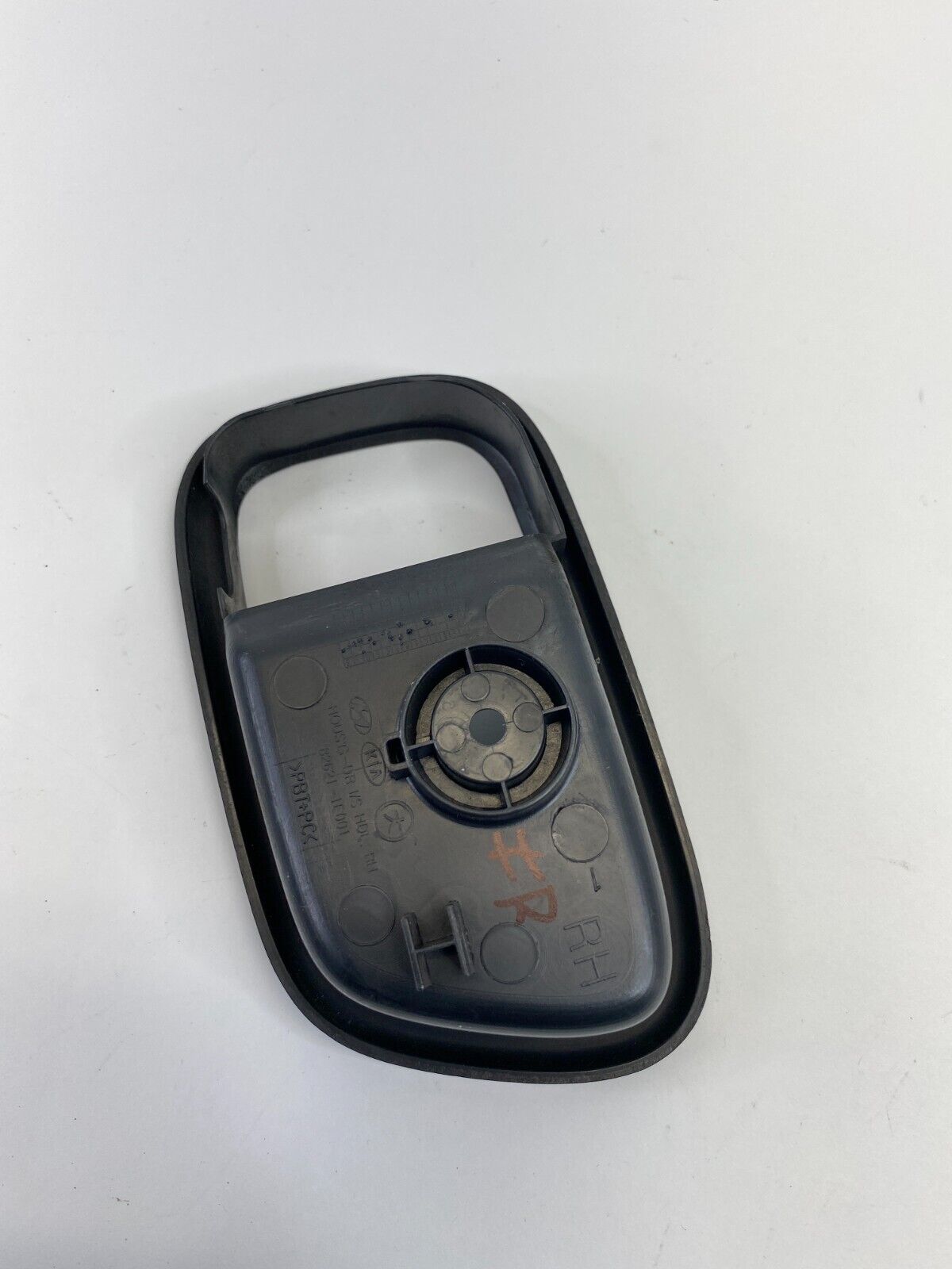 06-11 Hyundai Accent Front Right Inner Door Handle Cover Bezel Trim 82621-1E001