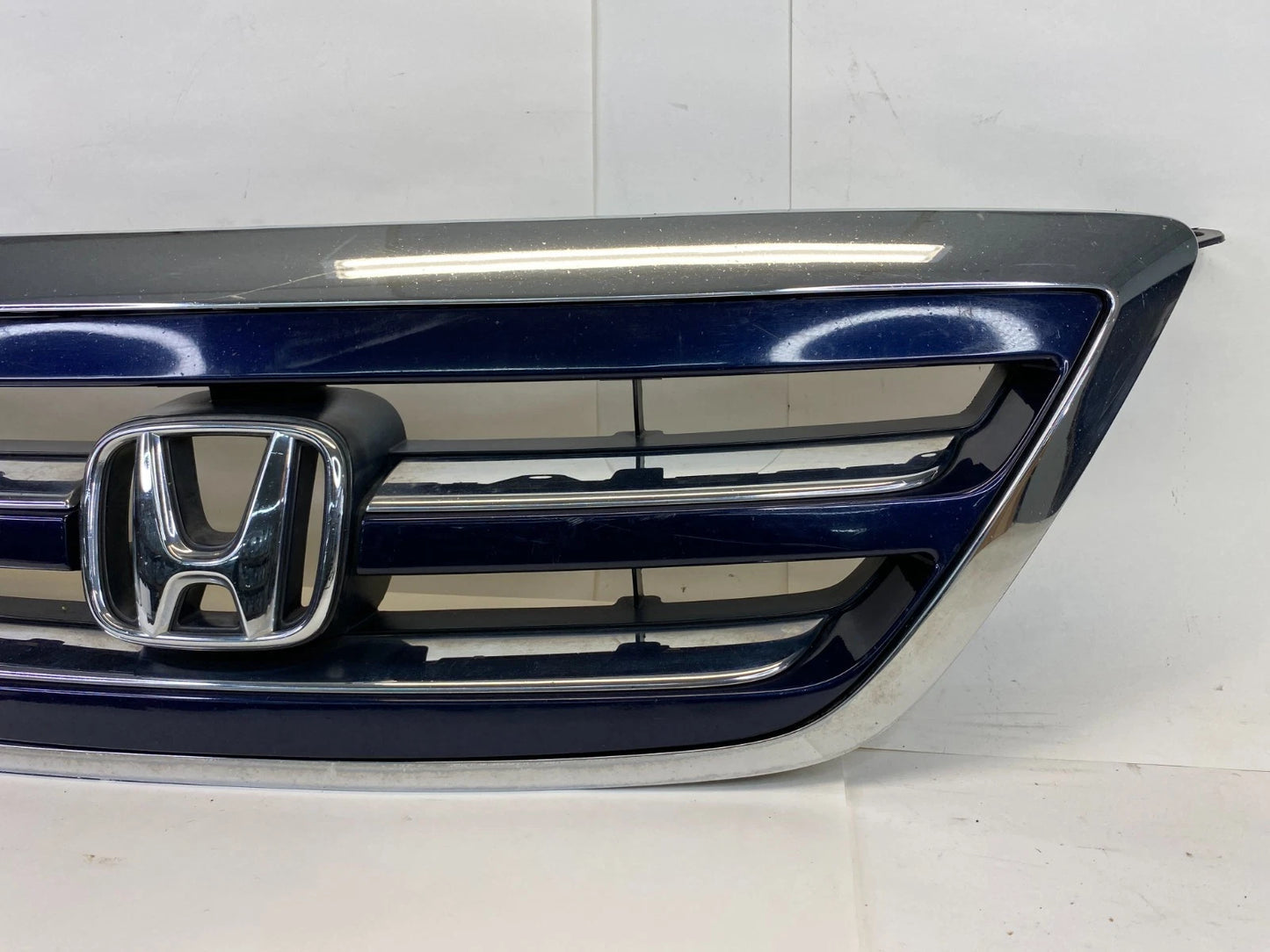 2005-2007 HONDA ODYSSEY FRONT BUMPER UPPER GRILL GRILLE ASSY 71121-SHJ-A010 OEM