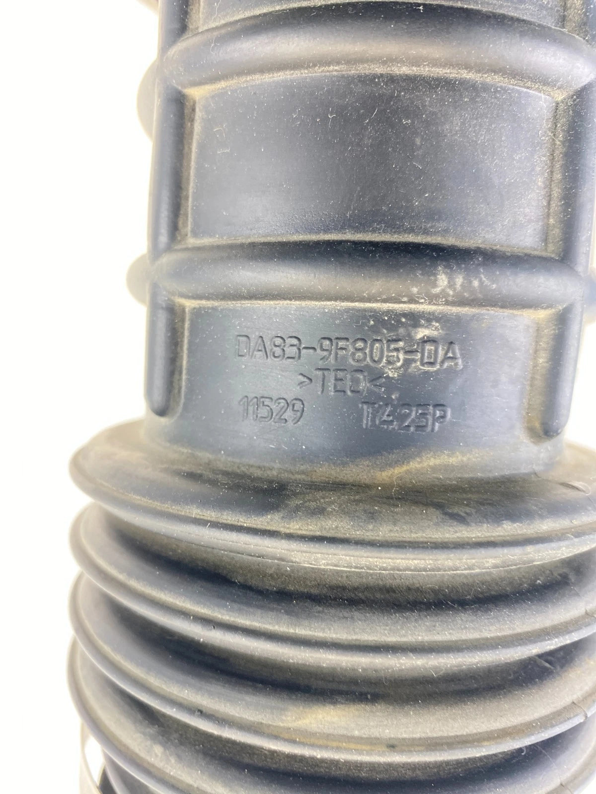 13-19 Ford Police Interceptor 3.5L Air Cleaner Intake Hose Duct DA83-9F805-DA