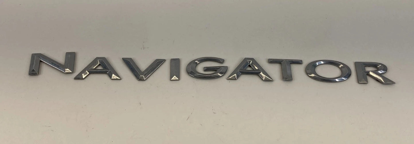 2003-2006 LINCOLN NAVIGATOR FENDER SIDE NAMEPLATE EMBLEM BADGE LOGO CHROME