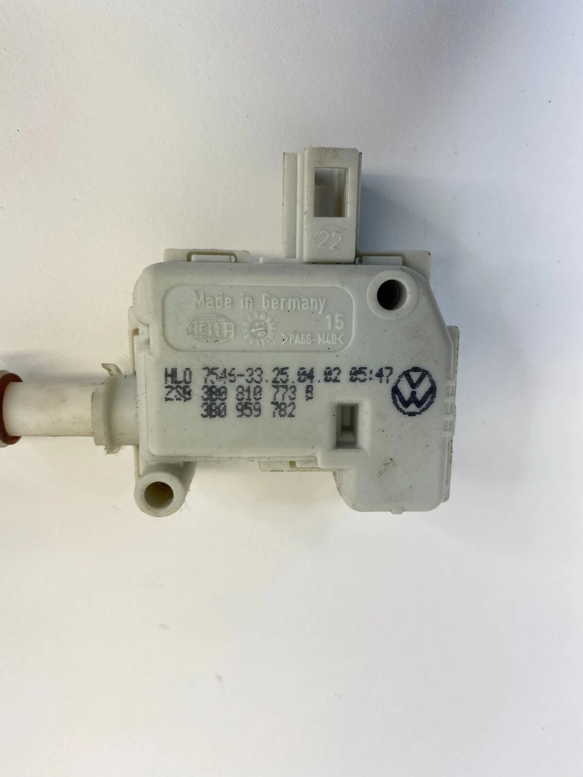 98-05 VOLKSWAGEN PASSAT WAGON FUEL DOOR RELEASE LATCH ACTUATOR OEM 3B0810773B