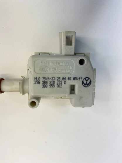 98-05 VOLKSWAGEN PASSAT WAGON FUEL DOOR RELEASE LATCH ACTUATOR OEM 3B0810773B