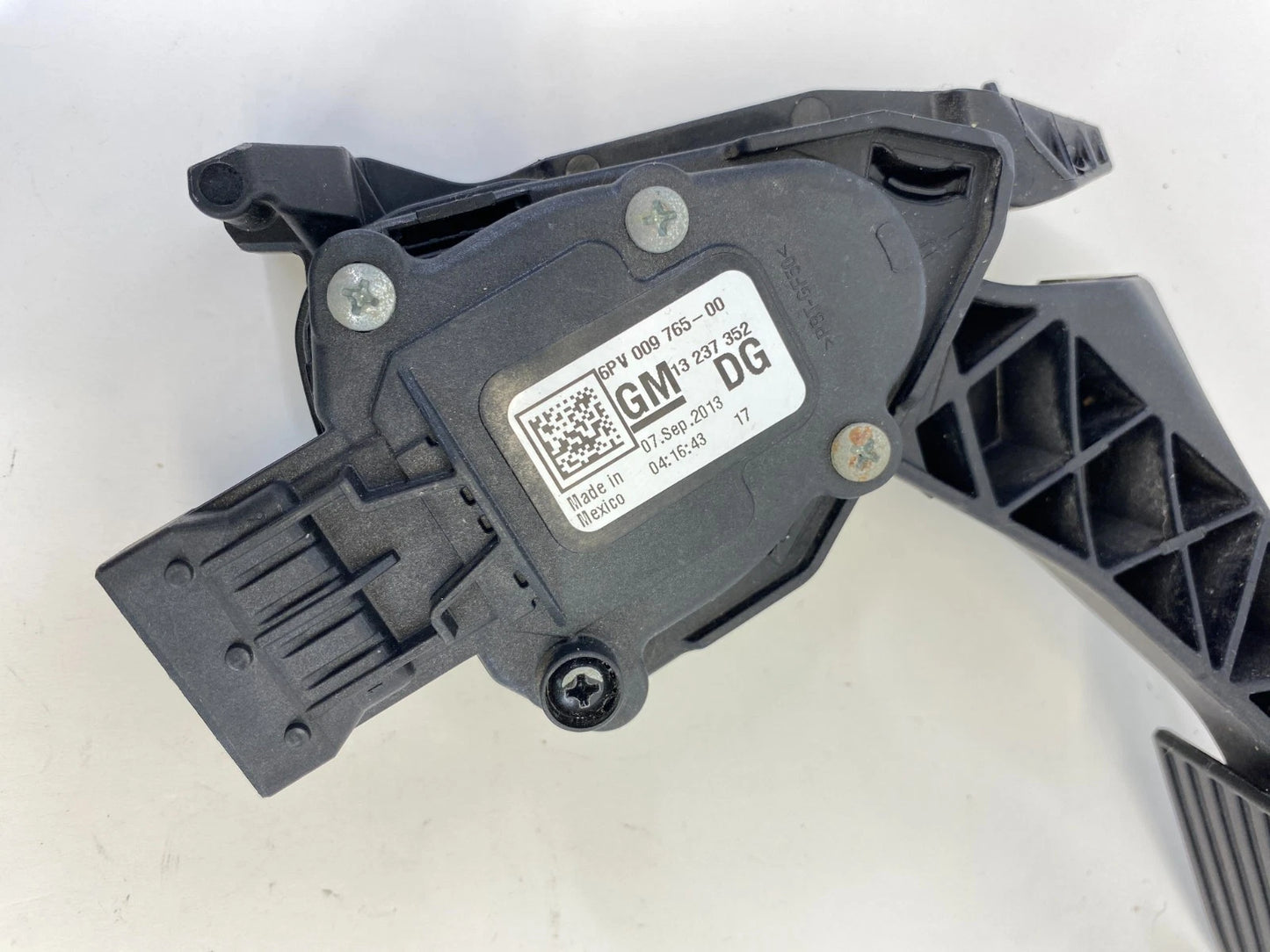 2003-2015 CHEVROLET MALIBU ACCELERATOR GAS PEDAL POSITION SENSOR 13237352 OEM